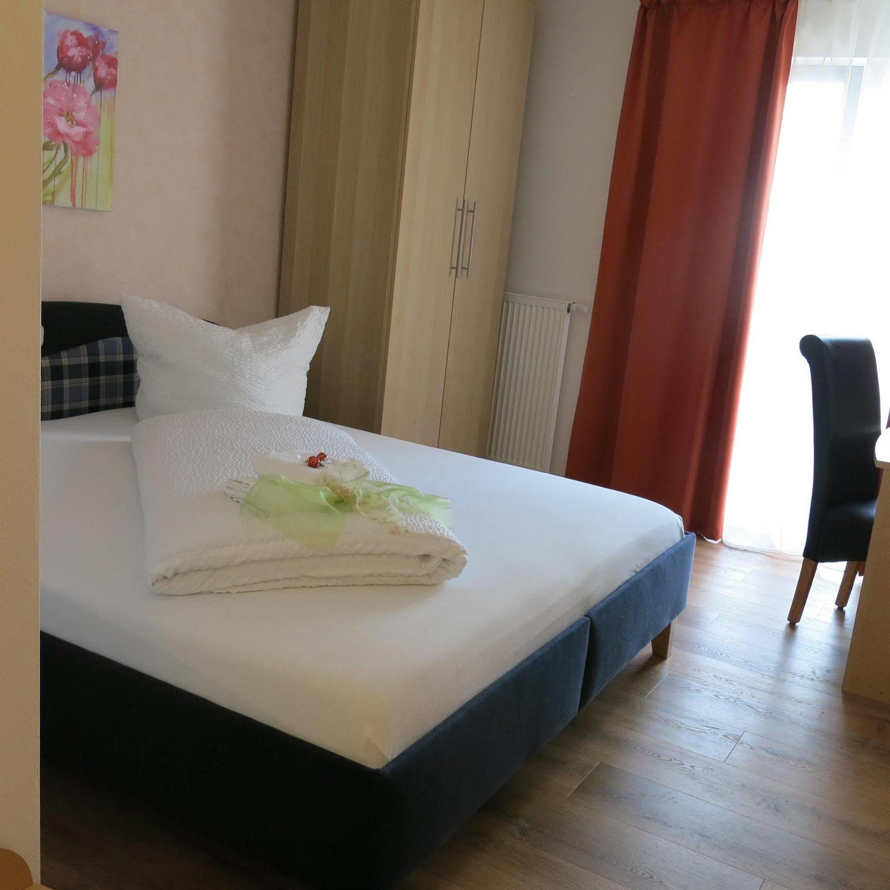 Riedstadt Hotel Ackermann מראה חיצוני תמונה