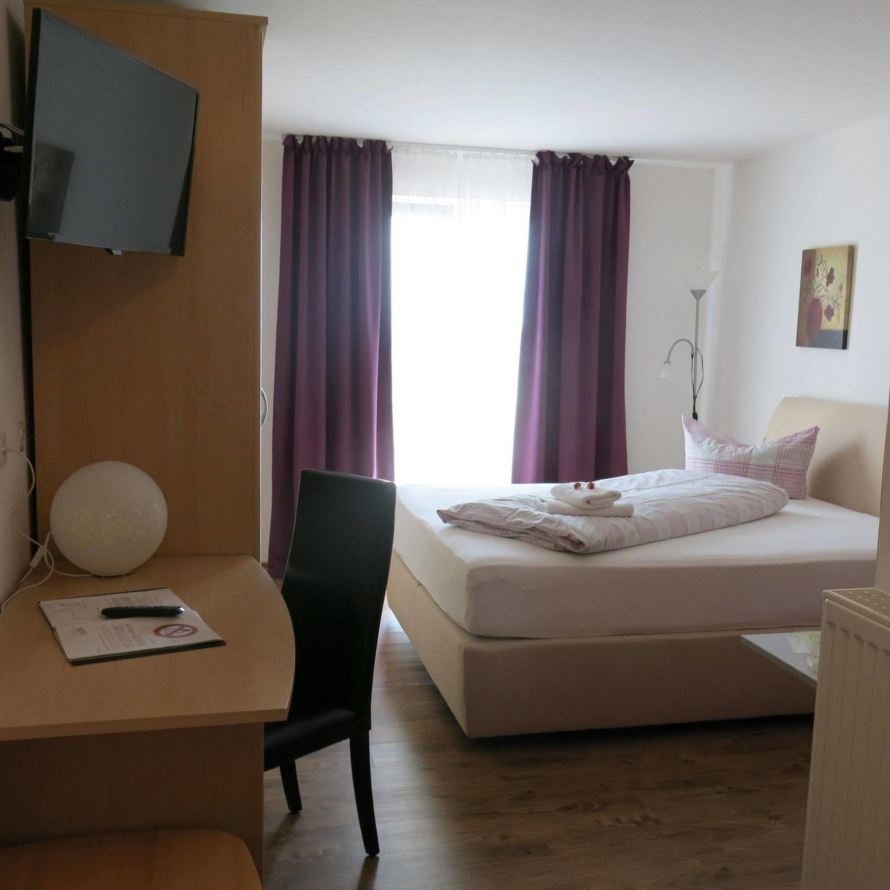 Riedstadt Hotel Ackermann מראה חיצוני תמונה