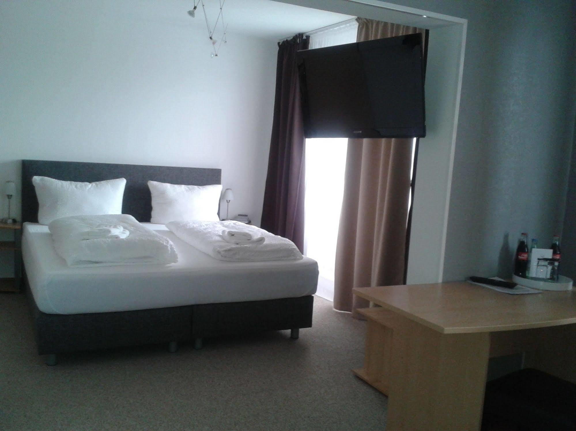 Riedstadt Hotel Ackermann מראה חיצוני תמונה