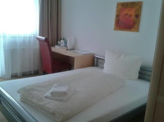 Riedstadt Hotel Ackermann מראה חיצוני תמונה