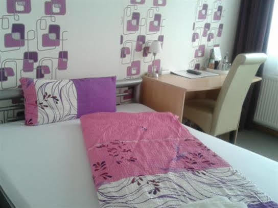 Riedstadt Hotel Ackermann מראה חיצוני תמונה